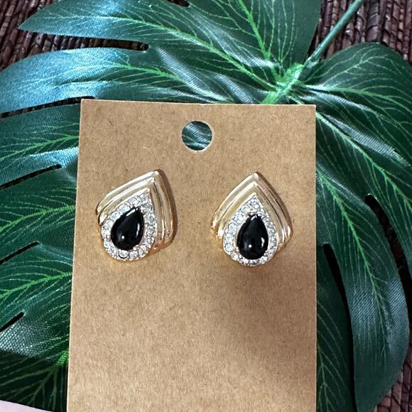 BOGO FREE BLACK STONE CRYSTAL POST EARRINGS - Picture 1 of 3